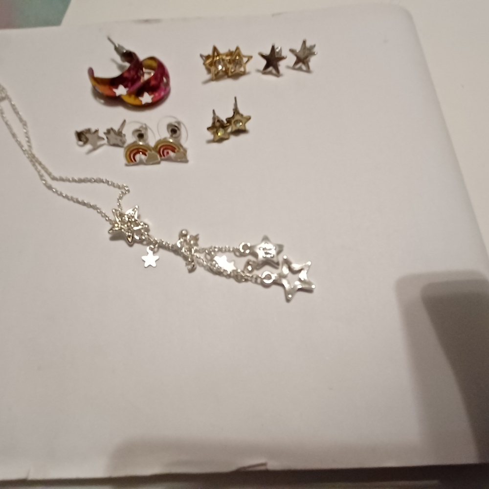 Star Jewlrey Lot  7 Pair Earrings One Necklace Two Rings